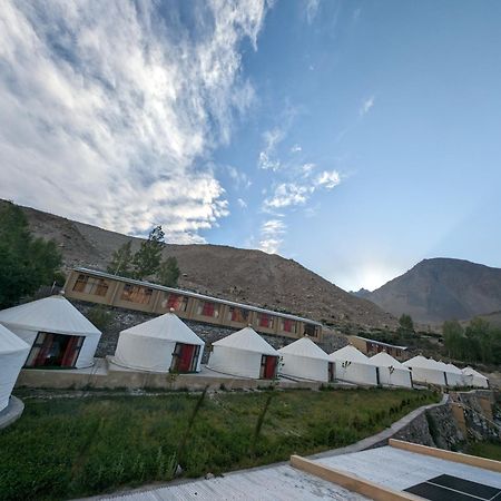 Apex Hotels And Resorts Hussaini Karimabad  Zewnętrze zdjęcie