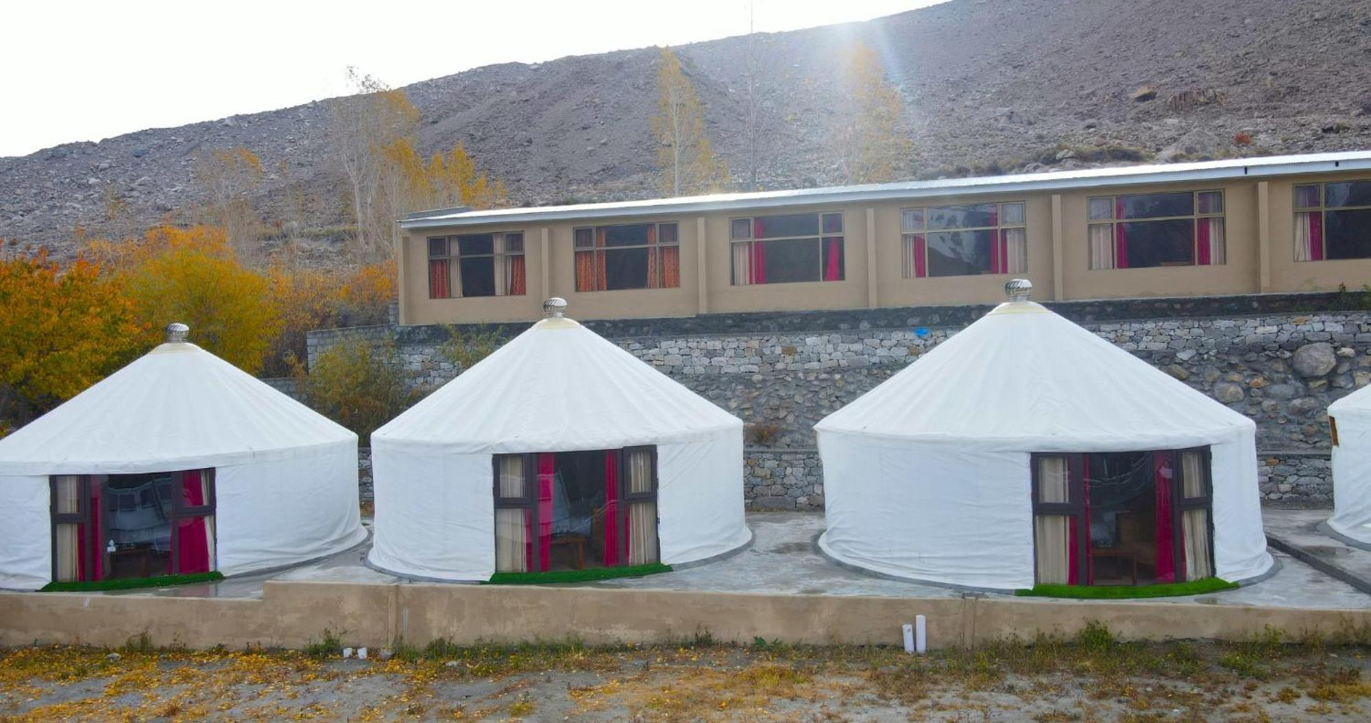 Apex Hotels And Resorts Hussaini Karimabad  Zewnętrze zdjęcie