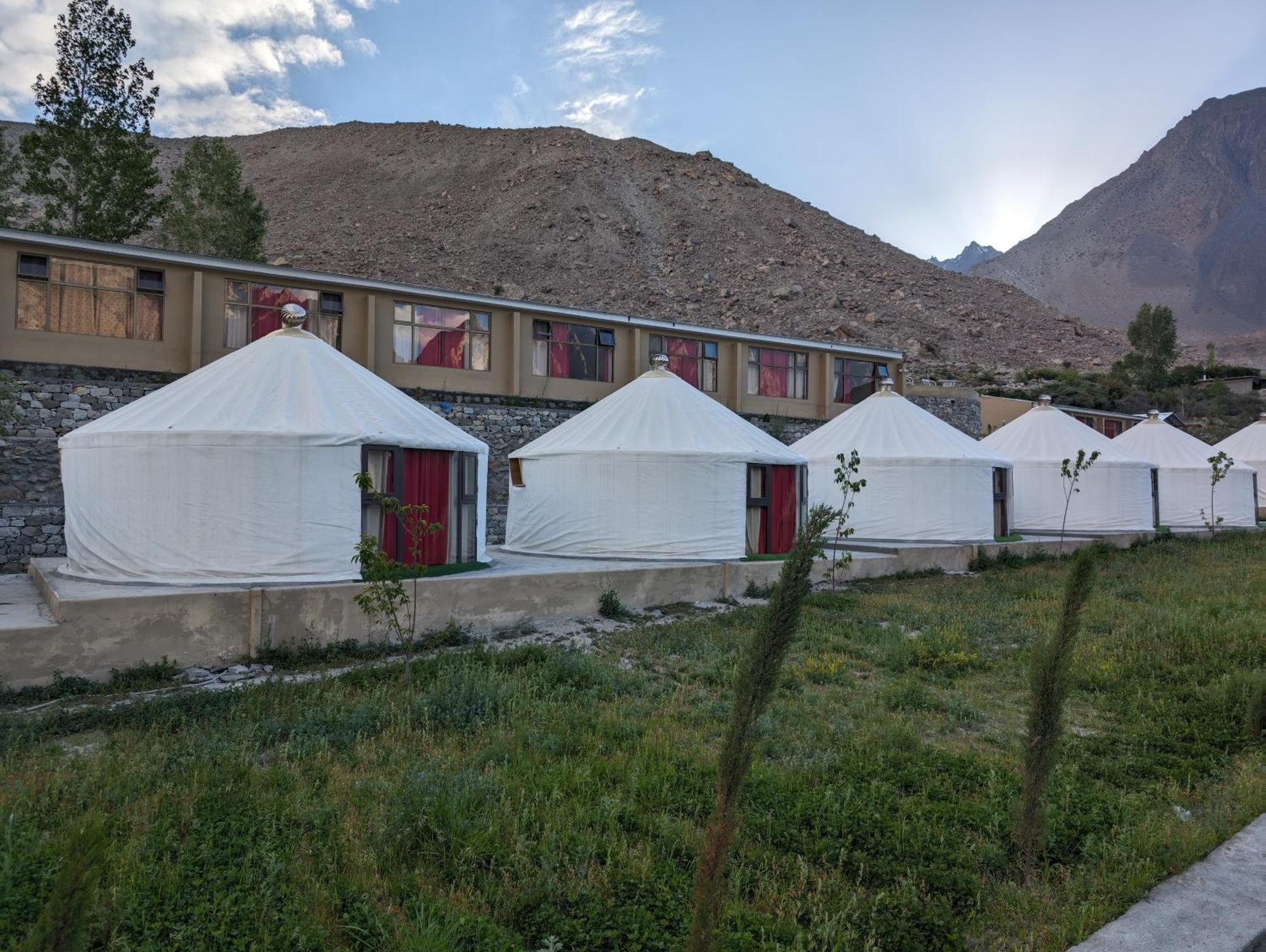 Apex Hotels And Resorts Hussaini Karimabad  Zewnętrze zdjęcie