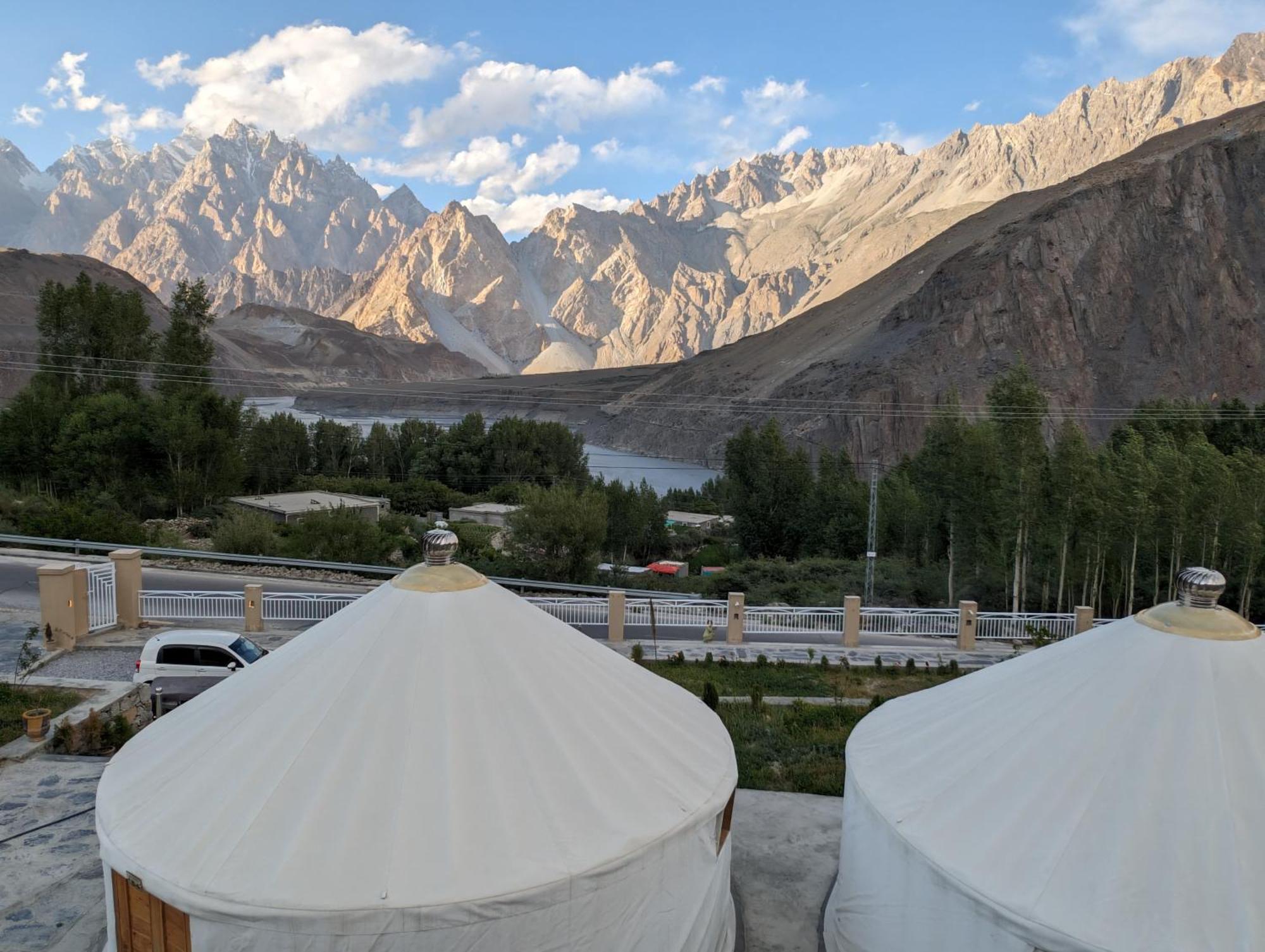 Apex Hotels And Resorts Hussaini Karimabad  Zewnętrze zdjęcie
